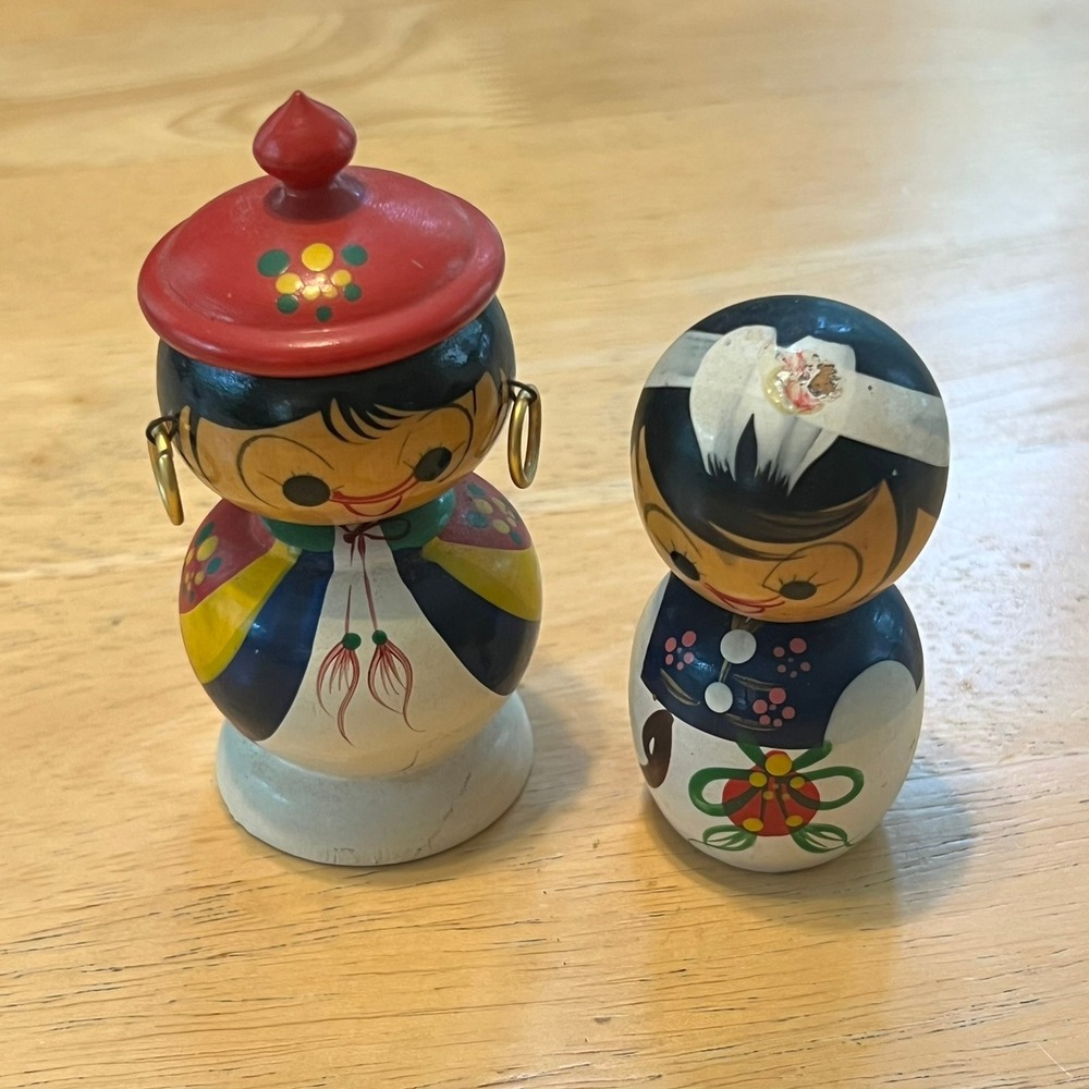 Vintage Korean Wooden Bobblehead Nodder Dolls Hand Painted Folk Art Pair Hanbok